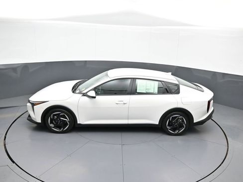 Certified 2025 Kia K4 EX FWD image 40