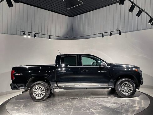 Used 2024 Chevrolet Colorado LT w/ LT Convenience Package II AWD/4WD image 10