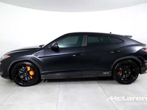 Used 2023 Lamborghini Urus Performante AWD/4WD image 5