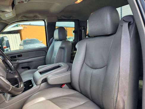 Used 2004 Chevrolet Silverado 2500 LT AWD/4WD image 14