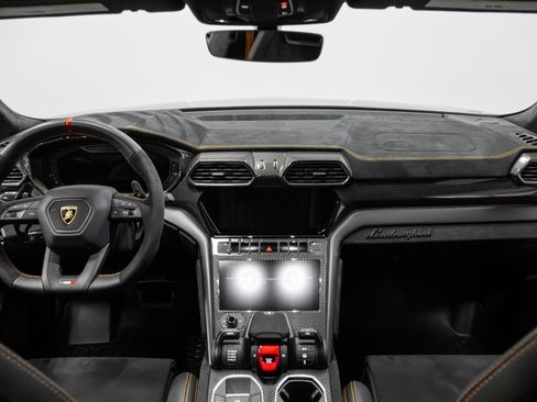Used 2023 Lamborghini Urus Performante image 12