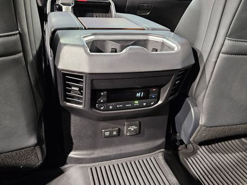 Used 2025 Toyota Sequoia Capstone image 38