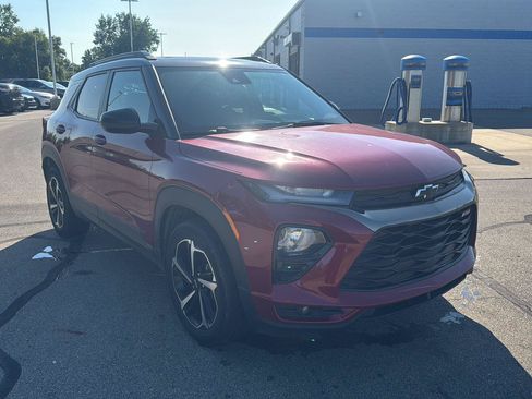 Used 2021 Chevrolet TrailBlazer RS w/ Sun and Liftgate Package AWD/4WD image 7