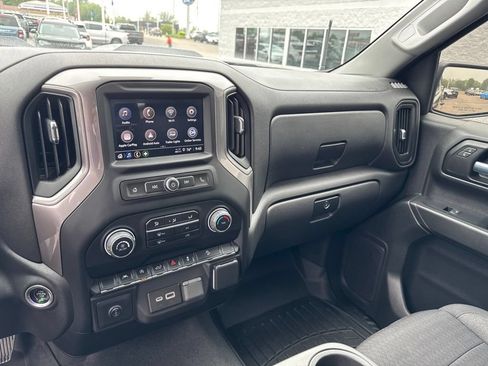 Used 2022 Chevrolet Silverado 1500 Custom Trail Boss AWD/4WD image 15