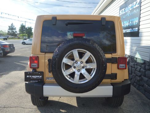 Used 2013 Jeep Wrangler Unlimited Sahara w/ Connectivity Group image 4