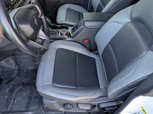 Used 2022 Ford Bronco Black Diamond image 16