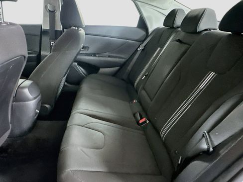 Used 2025 Hyundai Elantra SEL FWD image 28