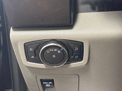 Used 2016 Ford F150 XL w/ Equipment Group 101A Mid AWD/4WD image 18