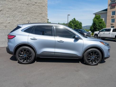 Used 2022 Ford Escape Titanium w/ Titanium Elite Package AWD/4WD image 8