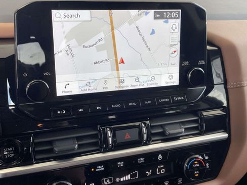 Used 2025 Nissan Pathfinder Platinum FWD image 20