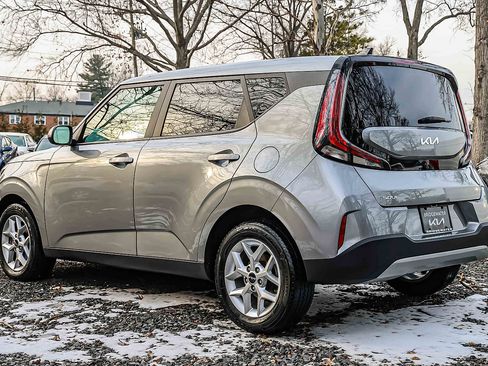 Certified 2023 Kia Soul LX w/ LX Technology Package image 4