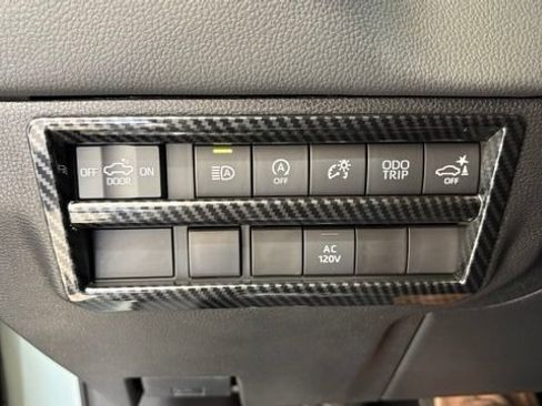 Used 2026 Toyota Tundra Limited AWD/4WD image 33