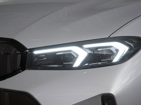 New 2026 BMW 330i Sedan w/ M Sport Package image 32