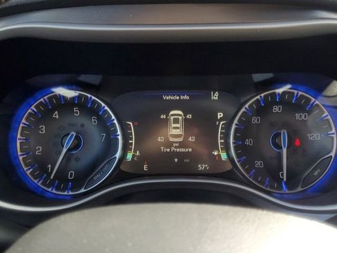 New 2026 Chrysler Pacifica Select AWD/4WD image 12