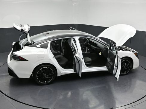 New 2026 Nissan Sentra SR w/ SR Premium Package image 32