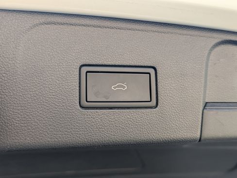 Used 2024 Volkswagen Atlas SE image 20