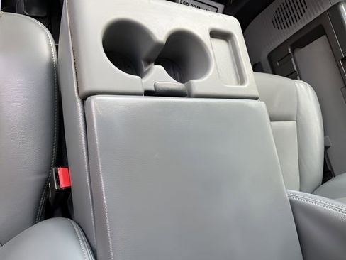 Used 2015 Ford F550 4x4 Regular Cab Super Duty image 13