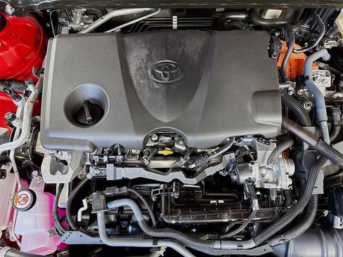 Used 2025 Toyota Camry LE image 39