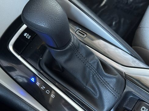 Used 2021 Toyota Corolla LE w/ Carpet Mat Package (TMS) image 23