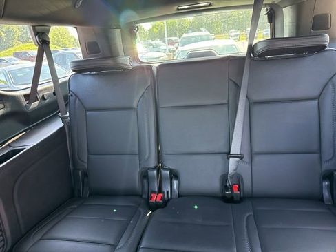Used 2025 GMC Yukon XL Denali AWD/4WD image 10