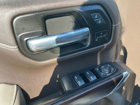 Used 2021 GMC Sierra 1500 SLT w/ SLT Premium Plus Package AWD/4WD image 16