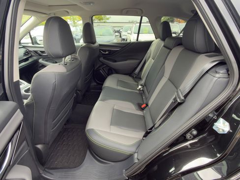 Used 2025 Subaru Outback Onyx Edition image 13