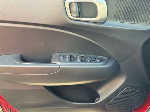 New 2026 Hyundai Venue SE image 8