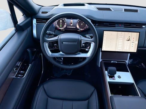 New 2026 Land Rover Range Rover Long Wheelbase SE AWD/4WD image 17
