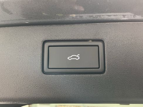 New 2026 Volkswagen Tiguan SE image 17