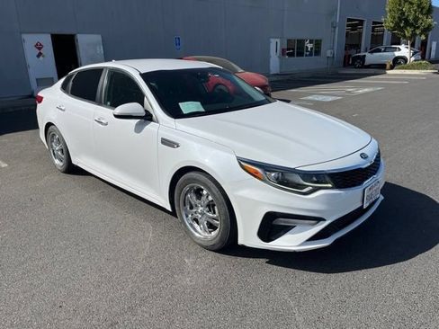 Used 2019 Kia Optima LX FWD image 2
