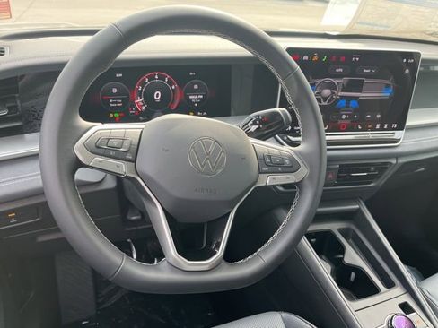 New 2026 Volkswagen Tiguan SE AWD/4WD image 29