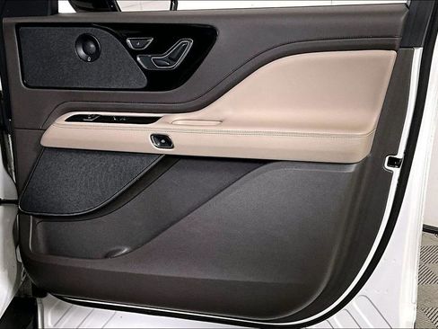 Used 2021 Lincoln Aviator Reserve w/ Equipment Group 201A image 24