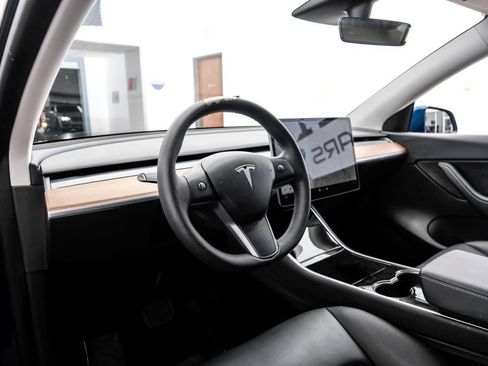 Used 2021 Tesla Model Y Long Range AWD/4WD image 3