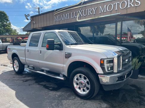 Used 2010 Ford F250 Lariat AWD/4WD image 3