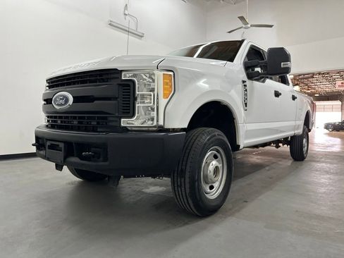 Used 2017 Ford F250 XL w/ Power Equipment Group AWD/4WD image 18