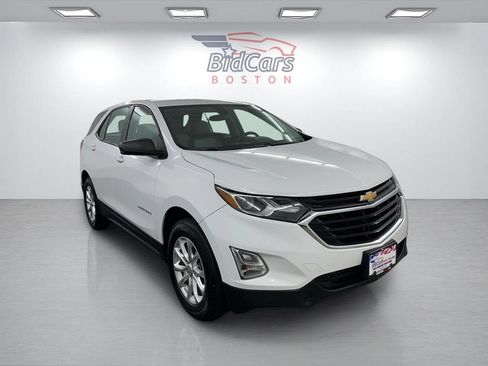 Used 2019 Chevrolet Equinox LS AWD/4WD image 3