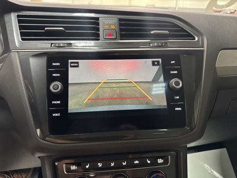 Used 2019 Volkswagen Tiguan SE w/ Panoramic Sunroof Package AWD/4WD image 21
