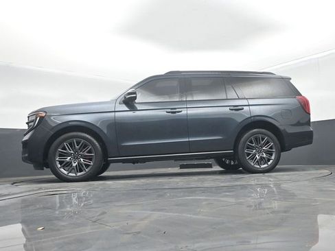 Used 2025 Ford Expedition Platinum w/ Stealth Performance Package AWD/4WD image 51