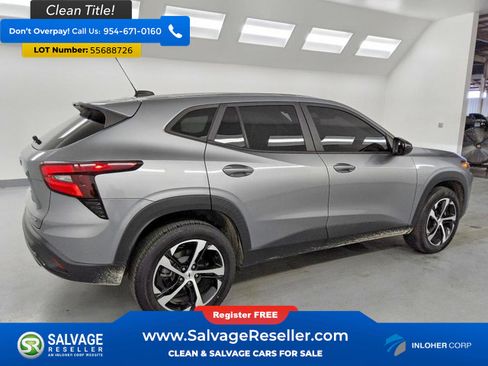 Used 2024 Chevrolet Trax RS w/ Driver Confidence Package FWD image 4