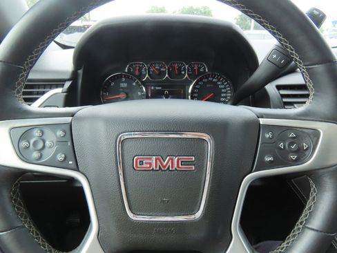 Used 2015 GMC Yukon SLT w/ Open Road Package RWD image 30