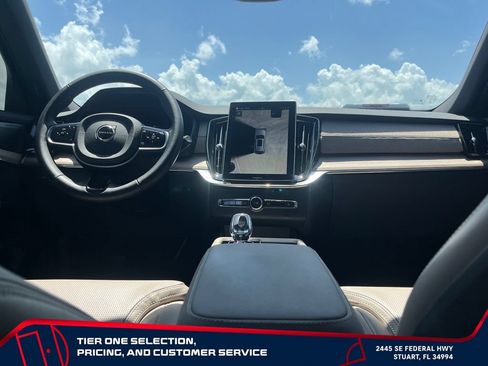 Used 2025 Volvo XC90 B6 Ultra w/ Protection Package Premier AWD/4WD image 14