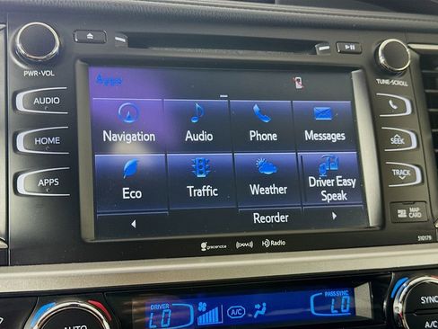 Used 2018 Toyota Highlander XLE FWD image 17