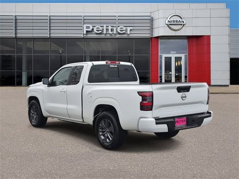 Certified 2025 Nissan Frontier SV image 4