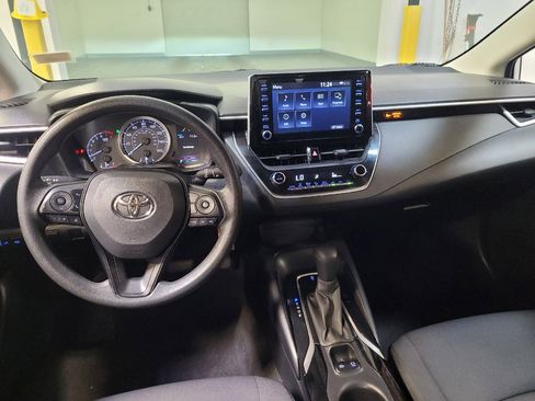 Used 2020 Toyota Corolla LE FWD image 22