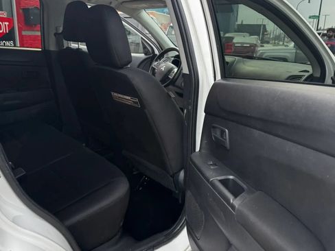 Used 2015 Mitsubishi Outlander Sport ES AWD/4WD image 17