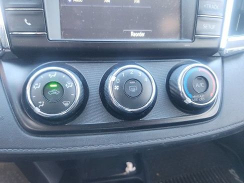 Used 2018 Toyota RAV4 LE w/ Carpet Mat Package FWD image 12