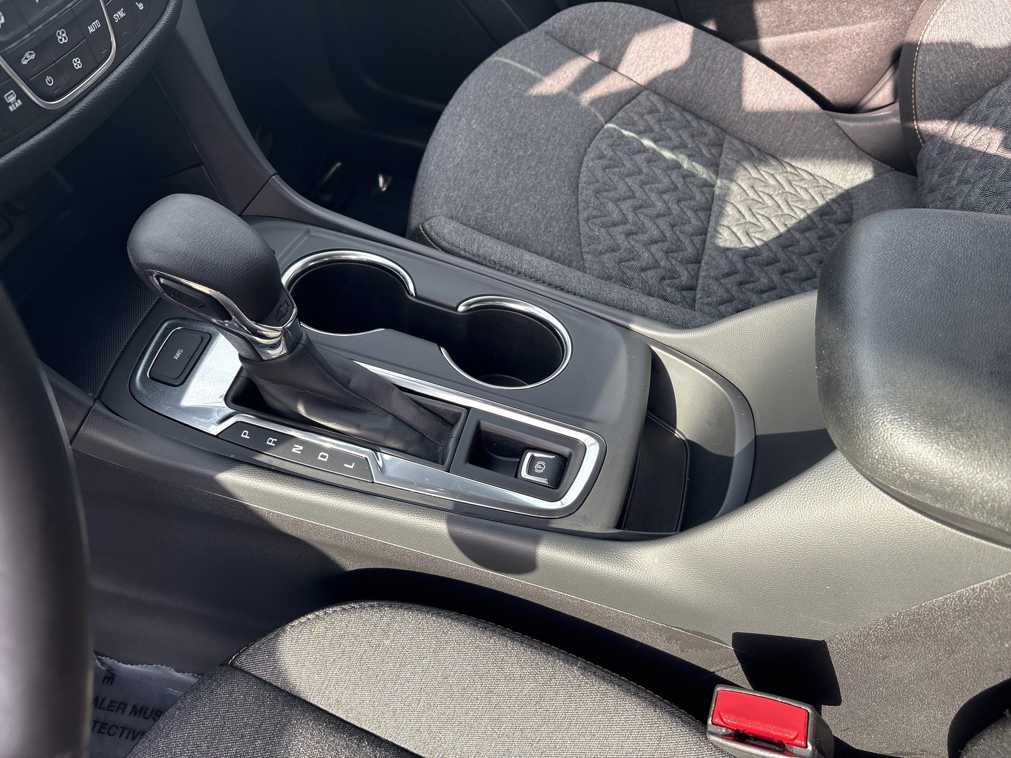 Used 2024 Chevrolet Equinox LT AWD/4WD image 11