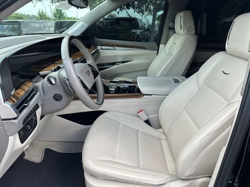 Used 2025 Cadillac Escalade Premium Luxury Platinum w/ LPO, Floor Liner Package AWD/4WD image 21