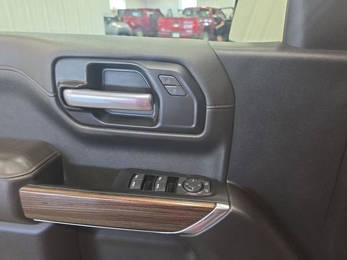 Used 2022 Chevrolet Silverado 1500 LT AWD/4WD image 20