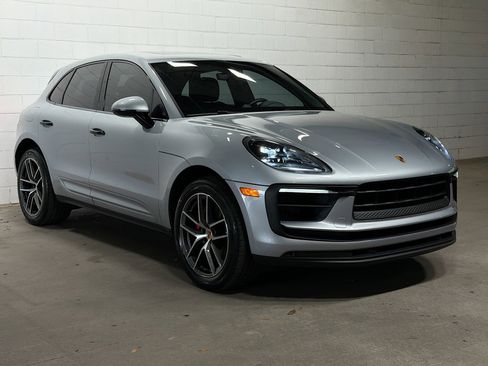 Certified 2022 Porsche Macan S image 6